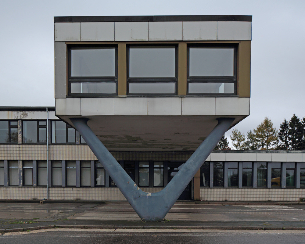 Archillect ID 403448