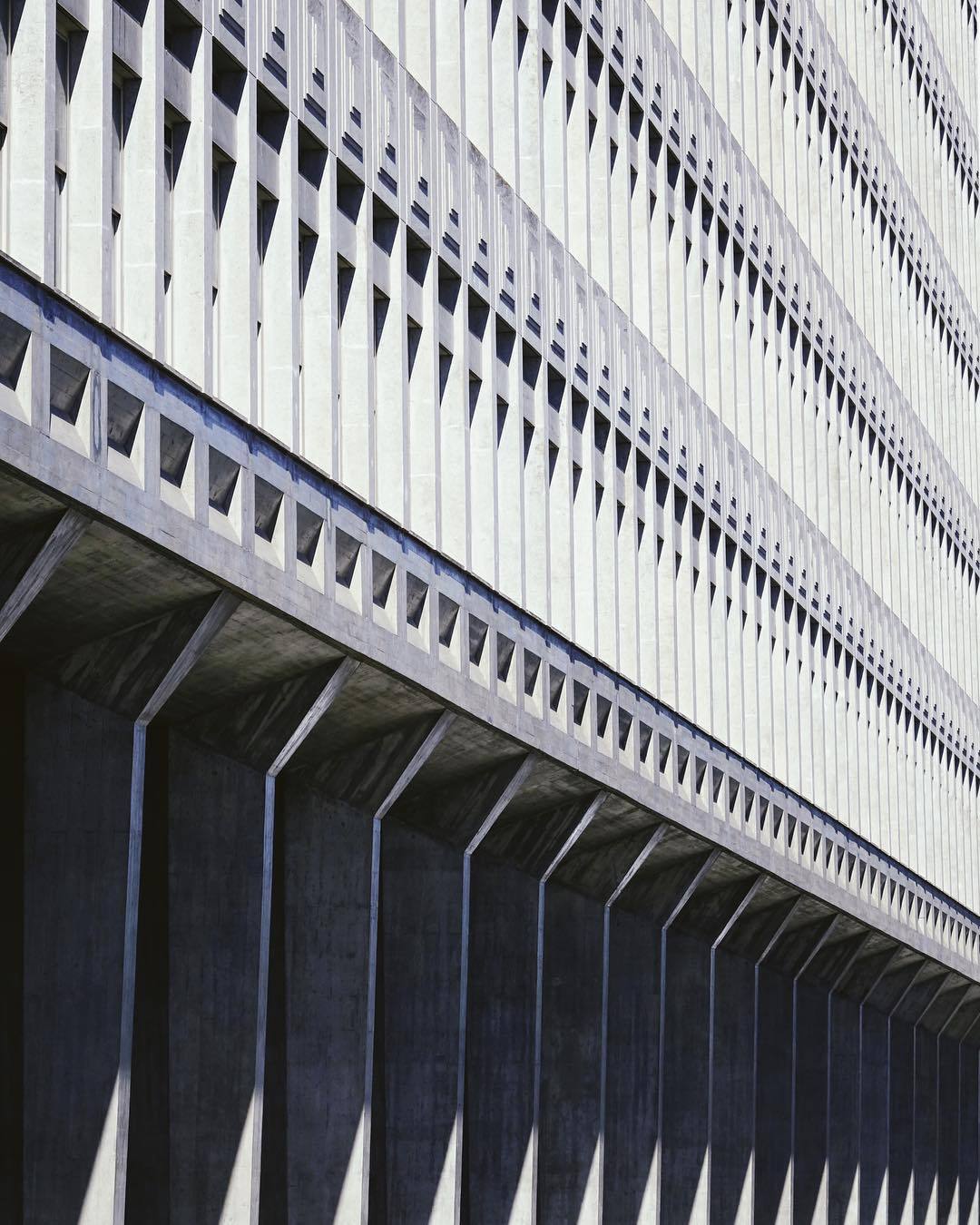 Archillect ID 403532