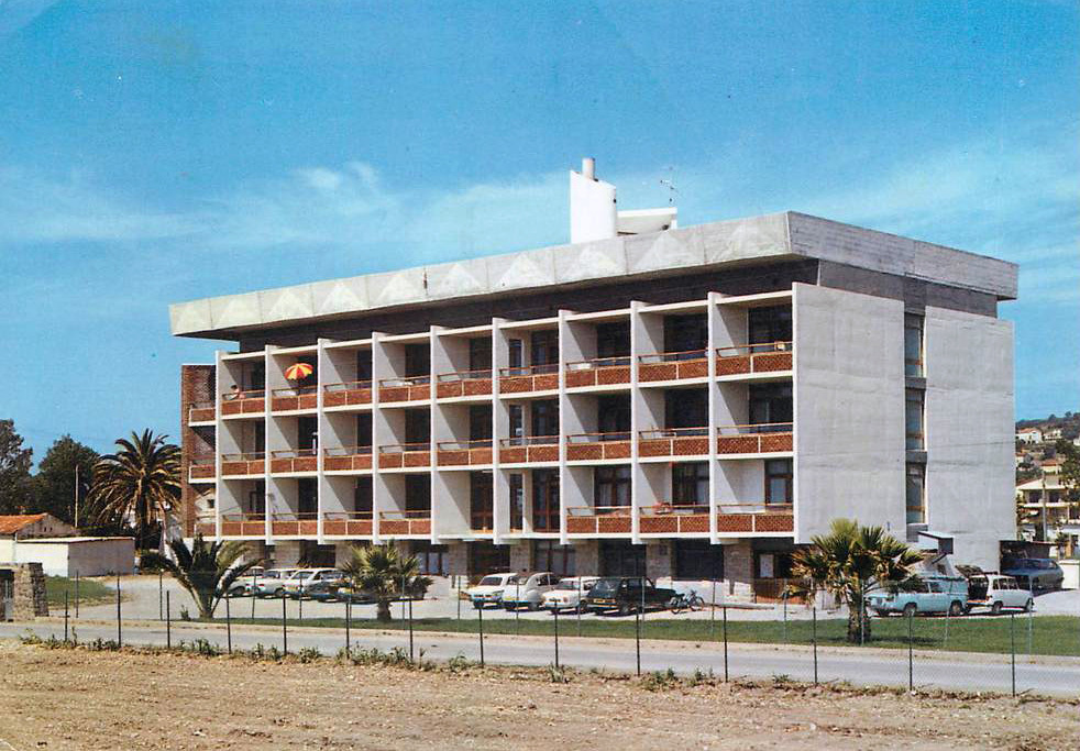 Archillect ID 403671