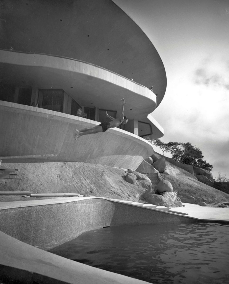 Archillect ID 403692