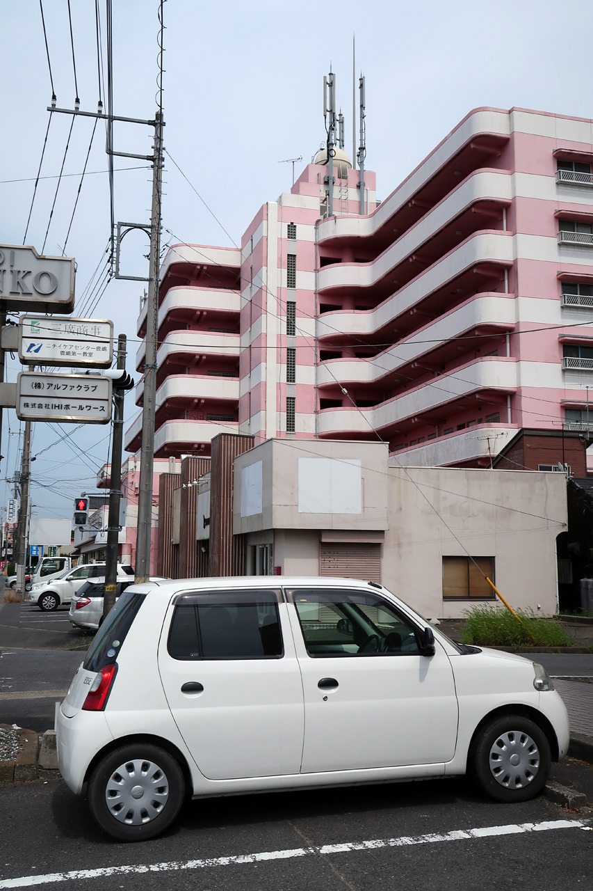 Archillect ID 403784