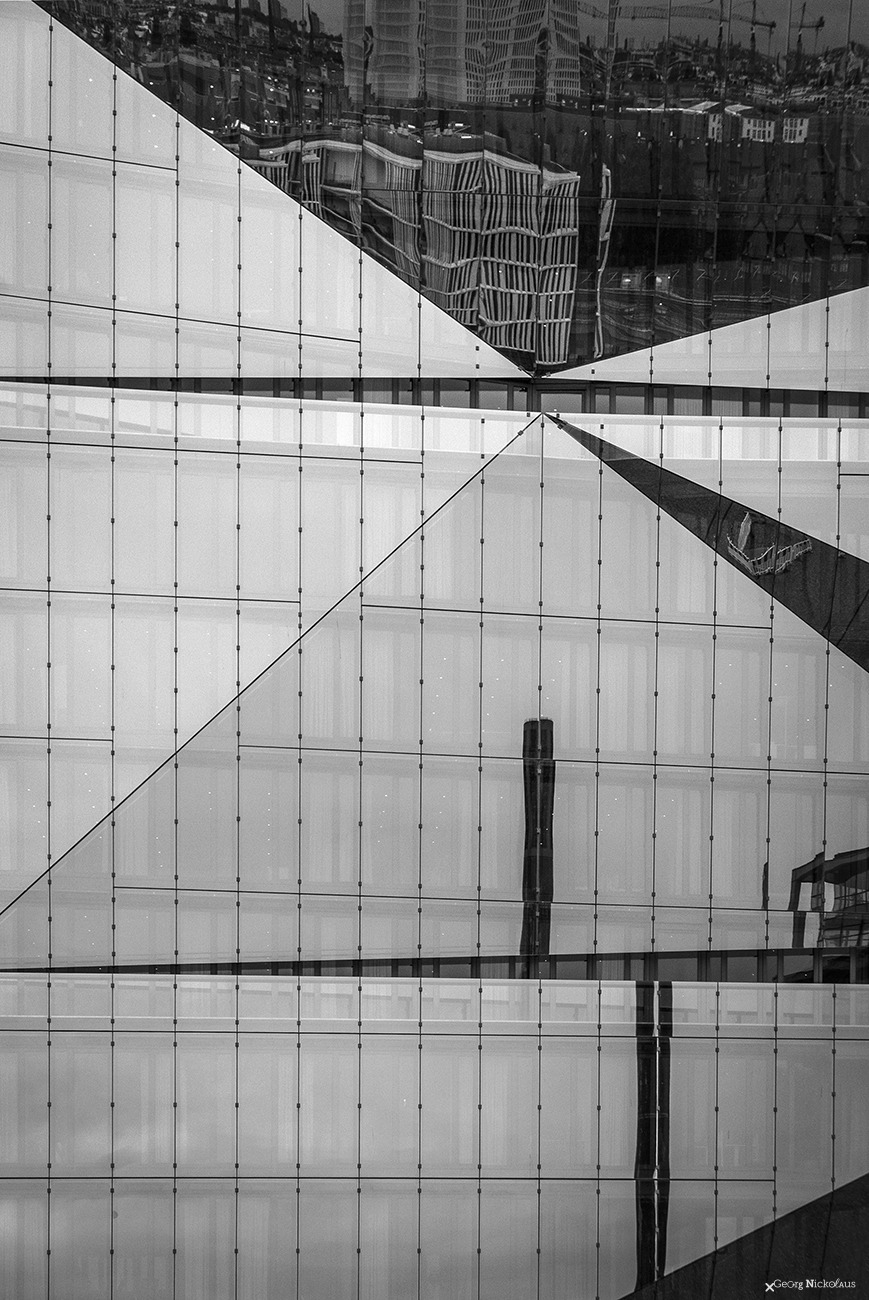 Archillect ID 403815