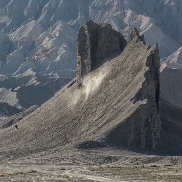 Archillect ID 403978