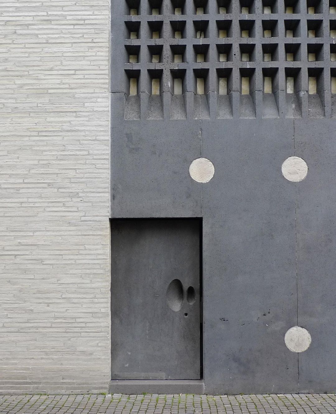 Archillect ID 404063