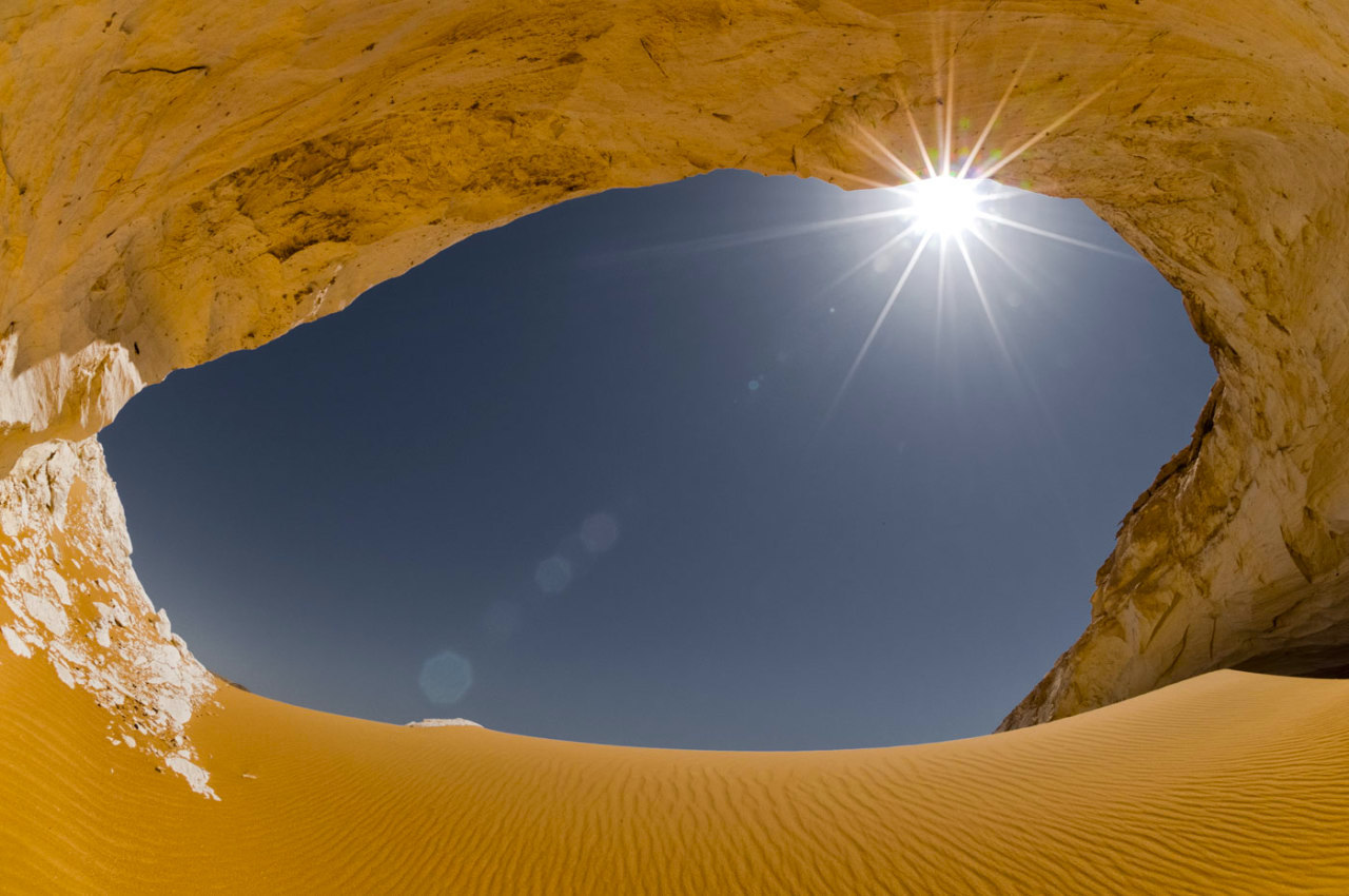 Archillect ID 404135