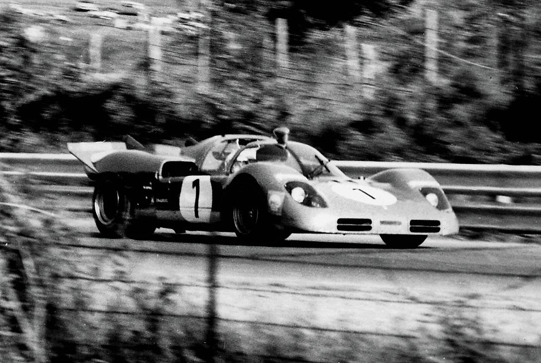 Archillect ID 404139