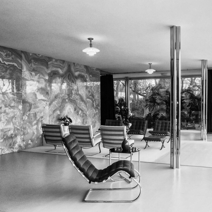 Archillect ID 404157