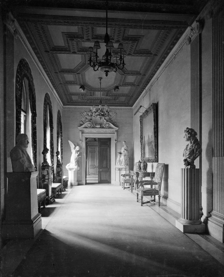 Archillect ID 404212