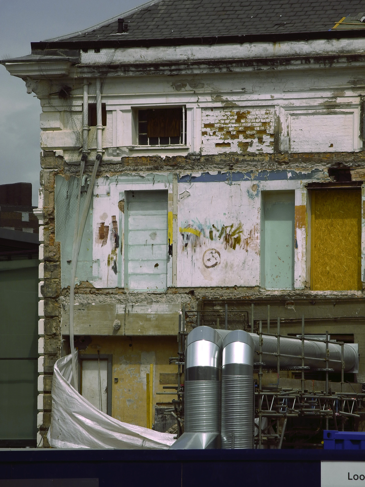 Archillect ID 404242