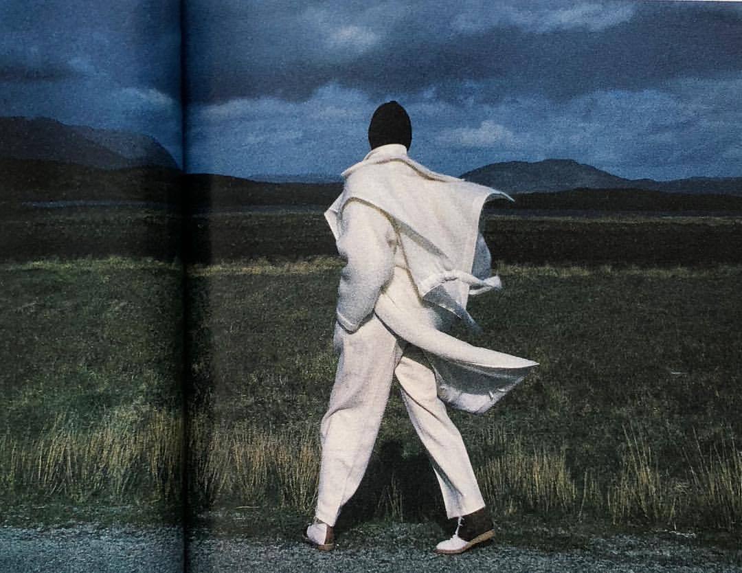 Archillect ID 404260