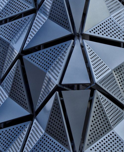 Archillect ID 404261