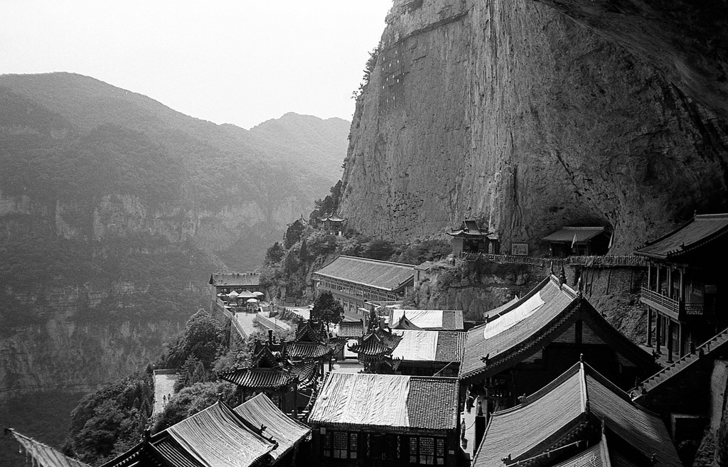 Archillect ID 404298