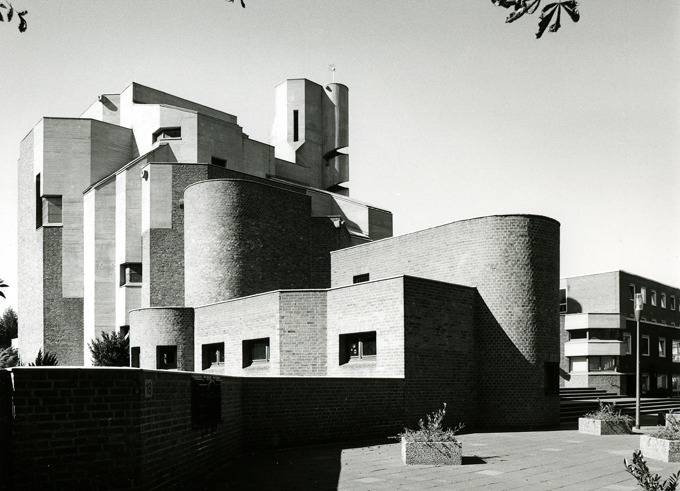 Archillect ID 404371