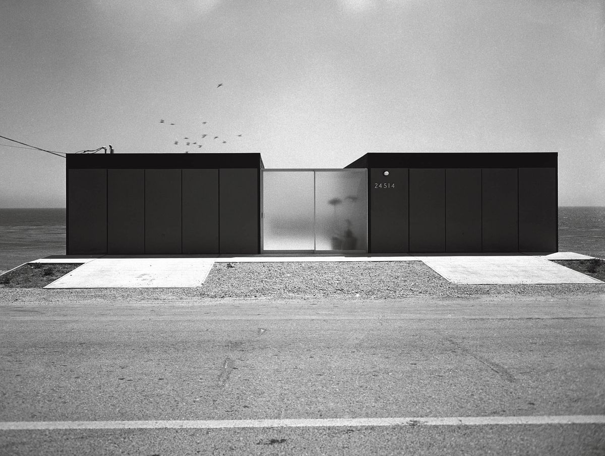 Archillect ID 404415