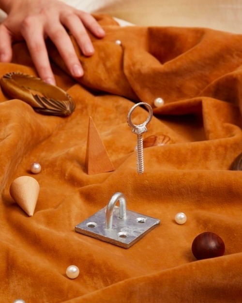 Archillect ID 404440