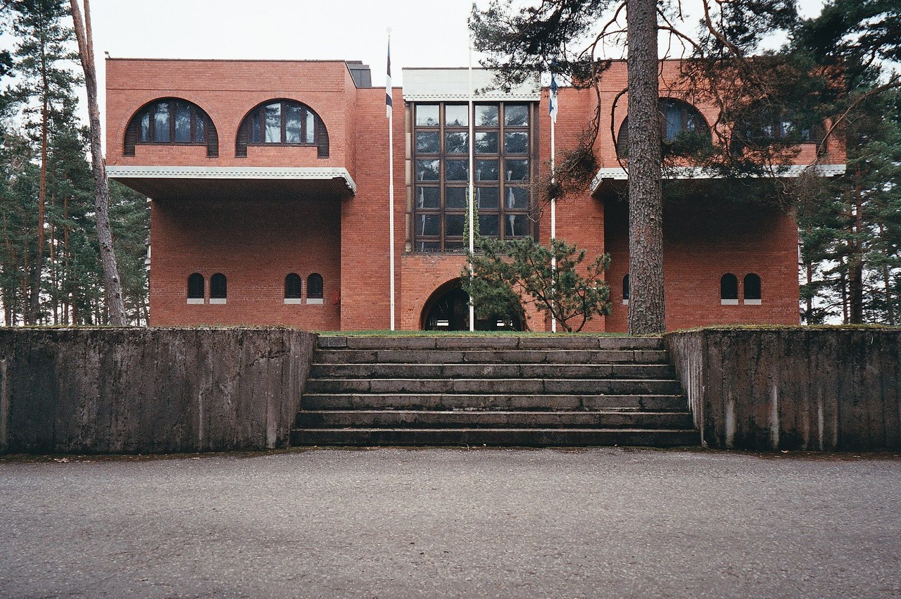 Archillect ID 404612