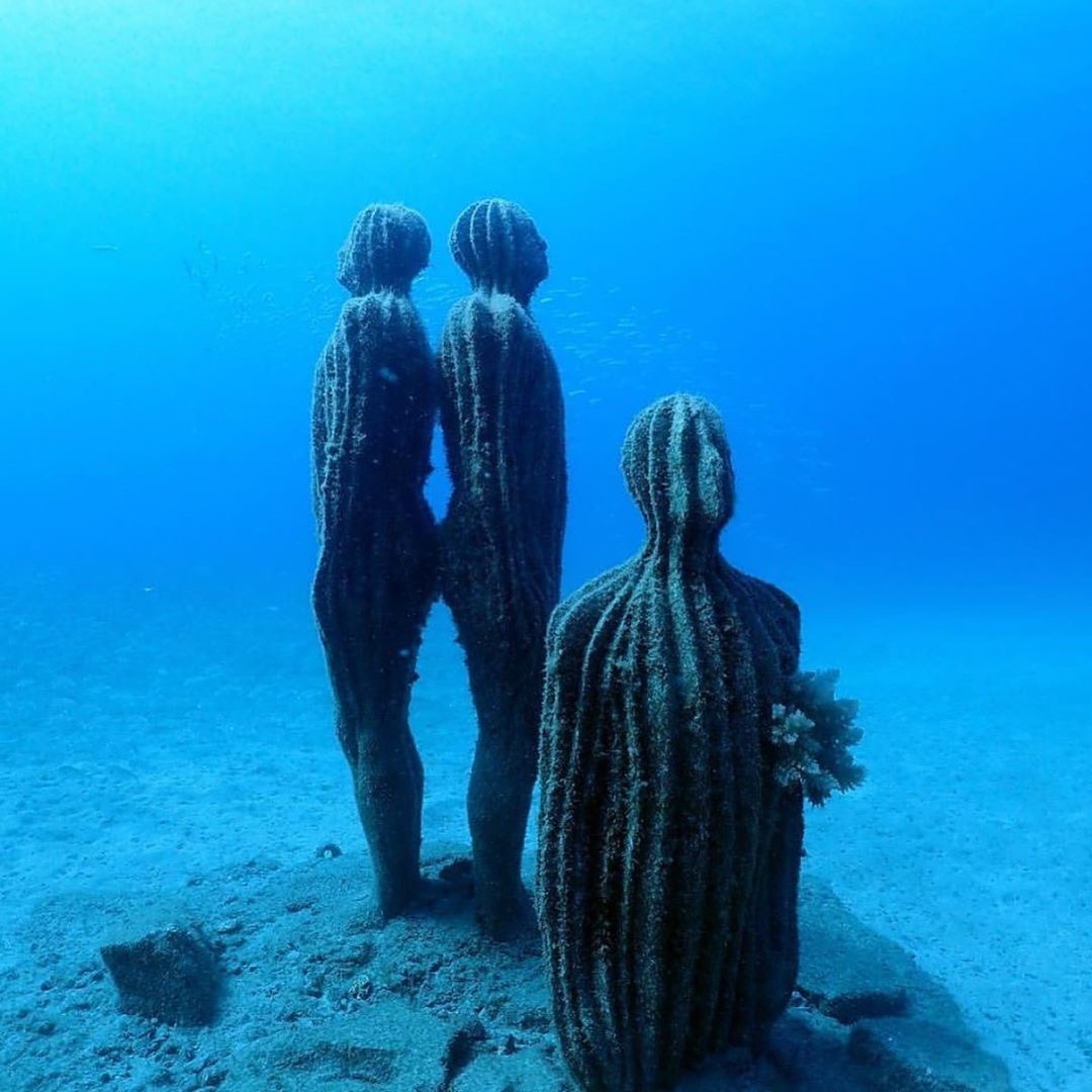 Archillect ID 404615