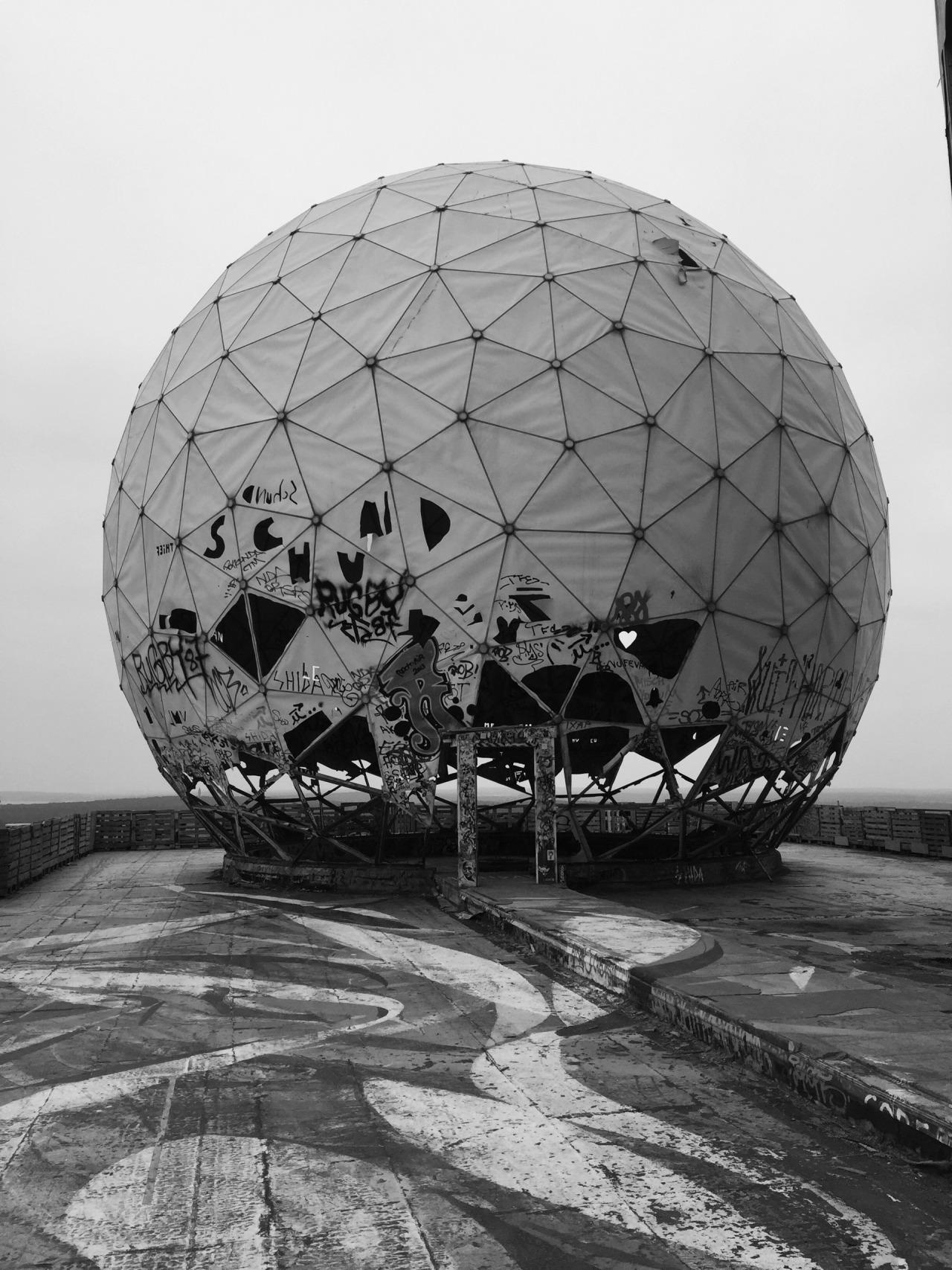 Archillect ID 404617