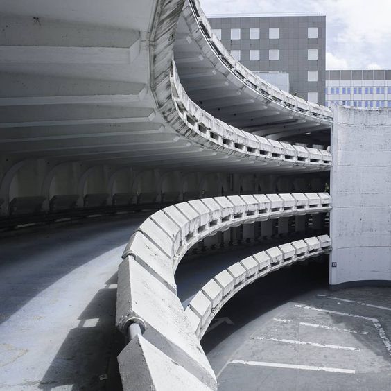 Archillect ID 404745