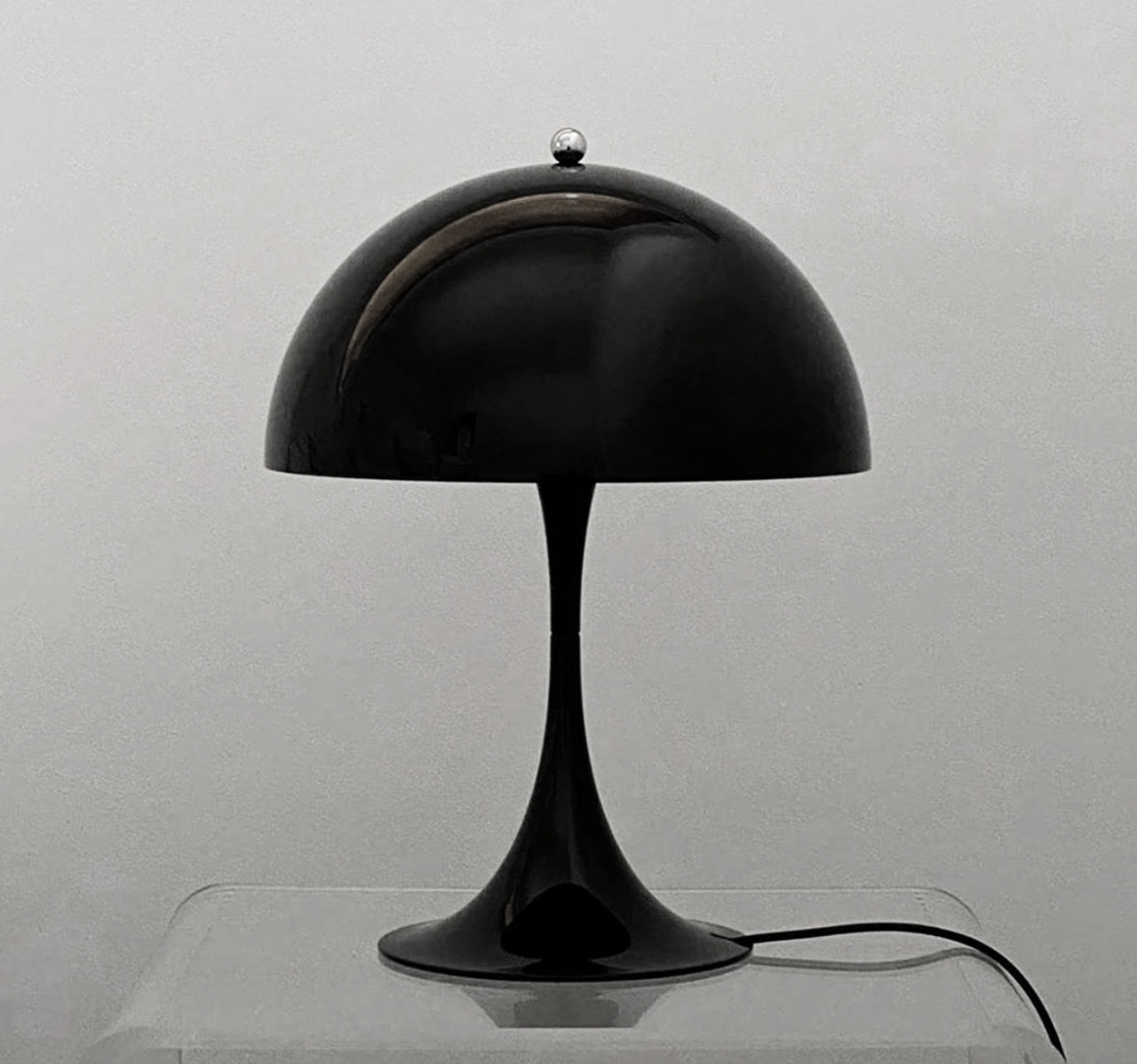 Archillect ID 404779