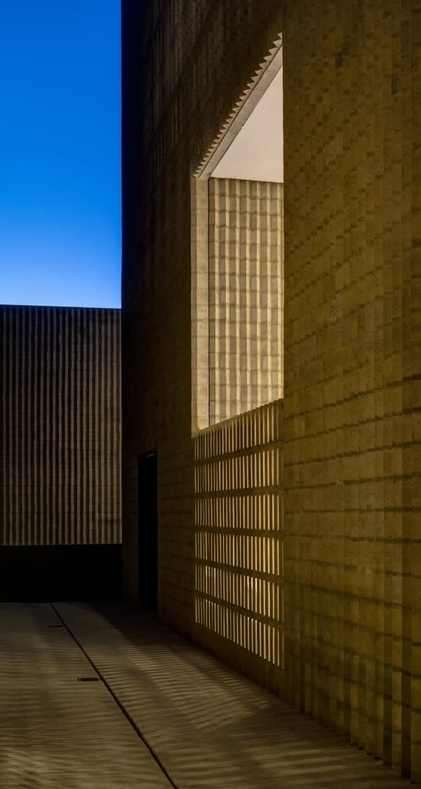 Archillect ID 404886