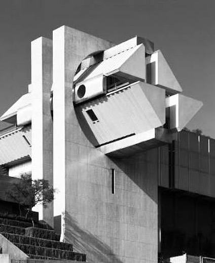 Archillect ID 405003