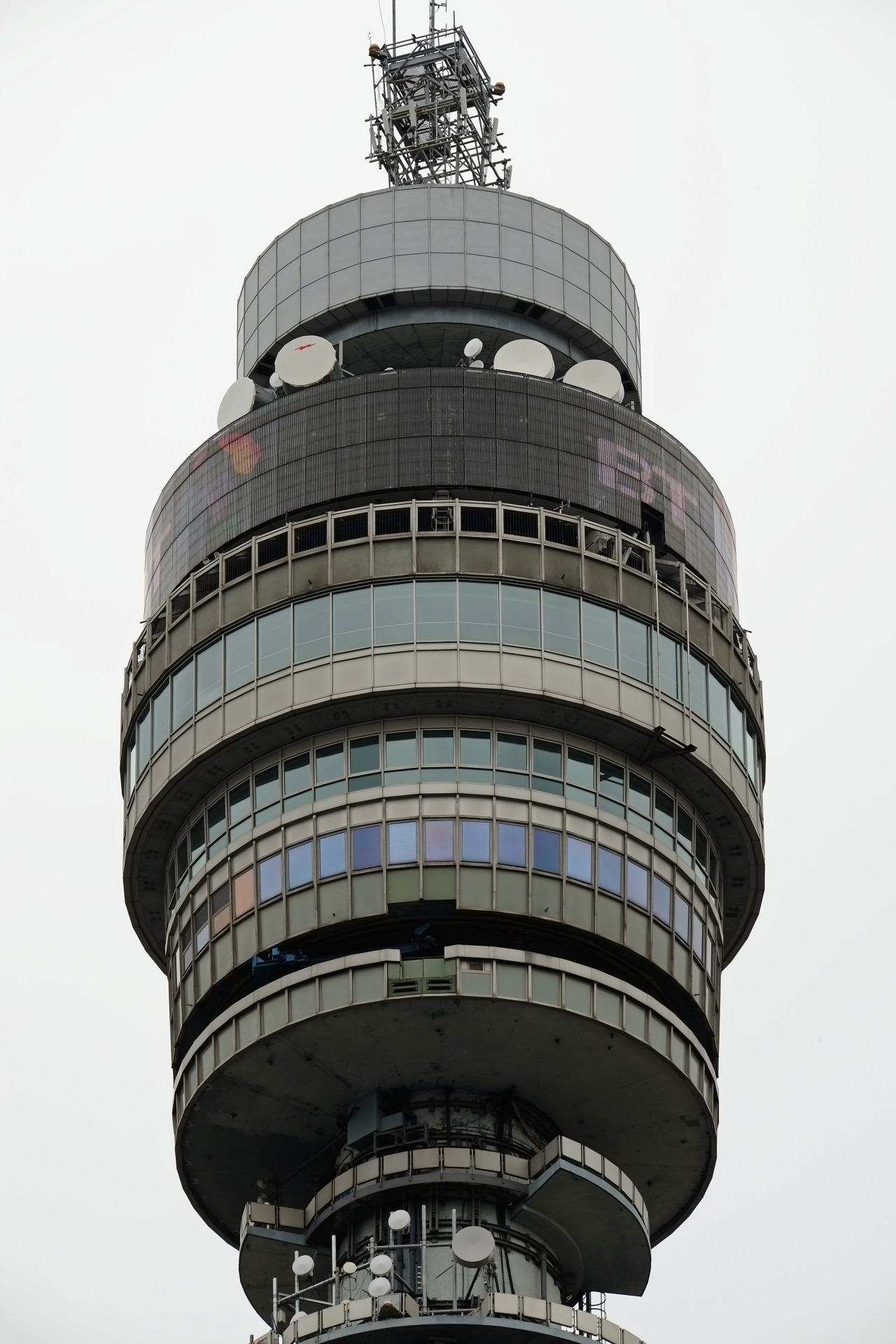 Archillect ID 405115