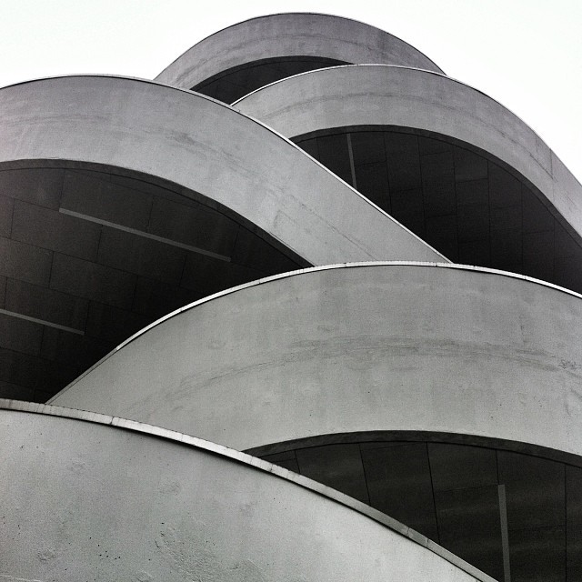 Archillect ID 405221