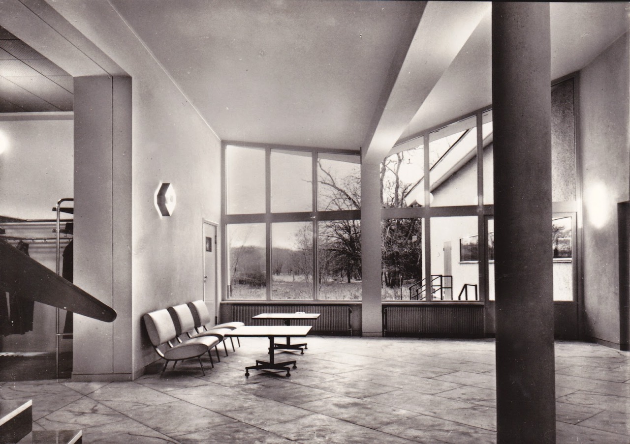 Archillect ID 405235