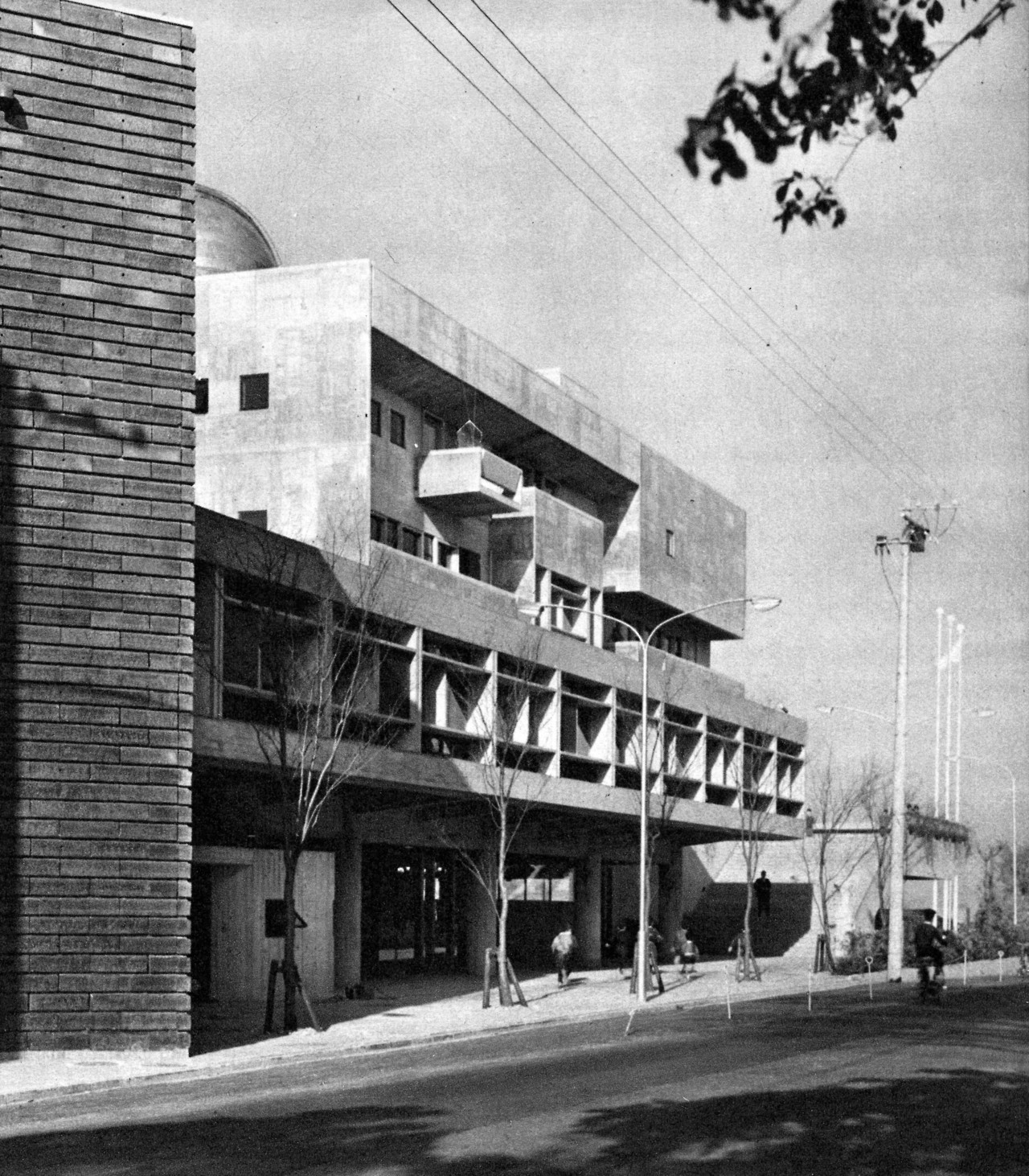 Archillect ID 405276