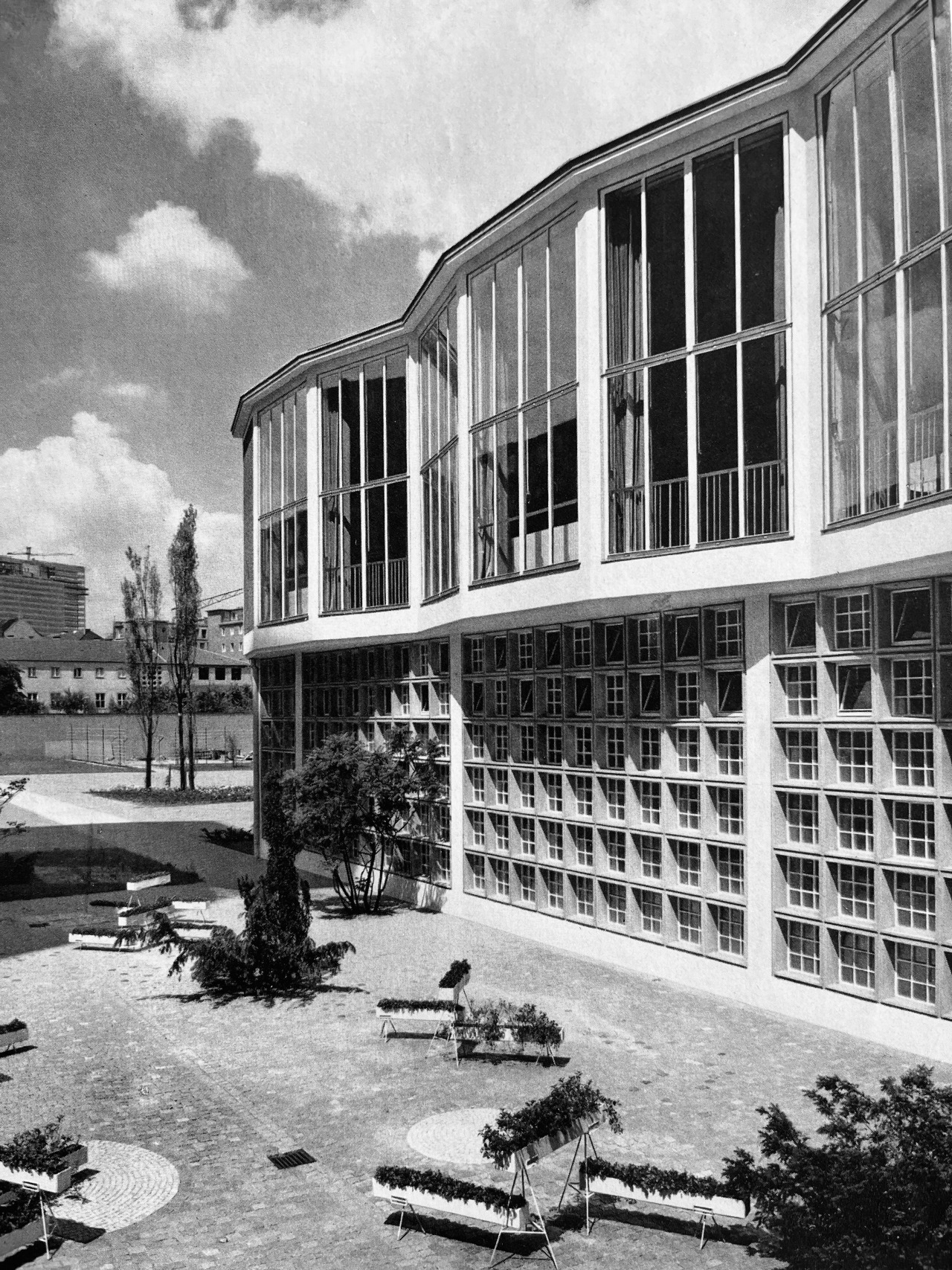 Archillect ID 405307