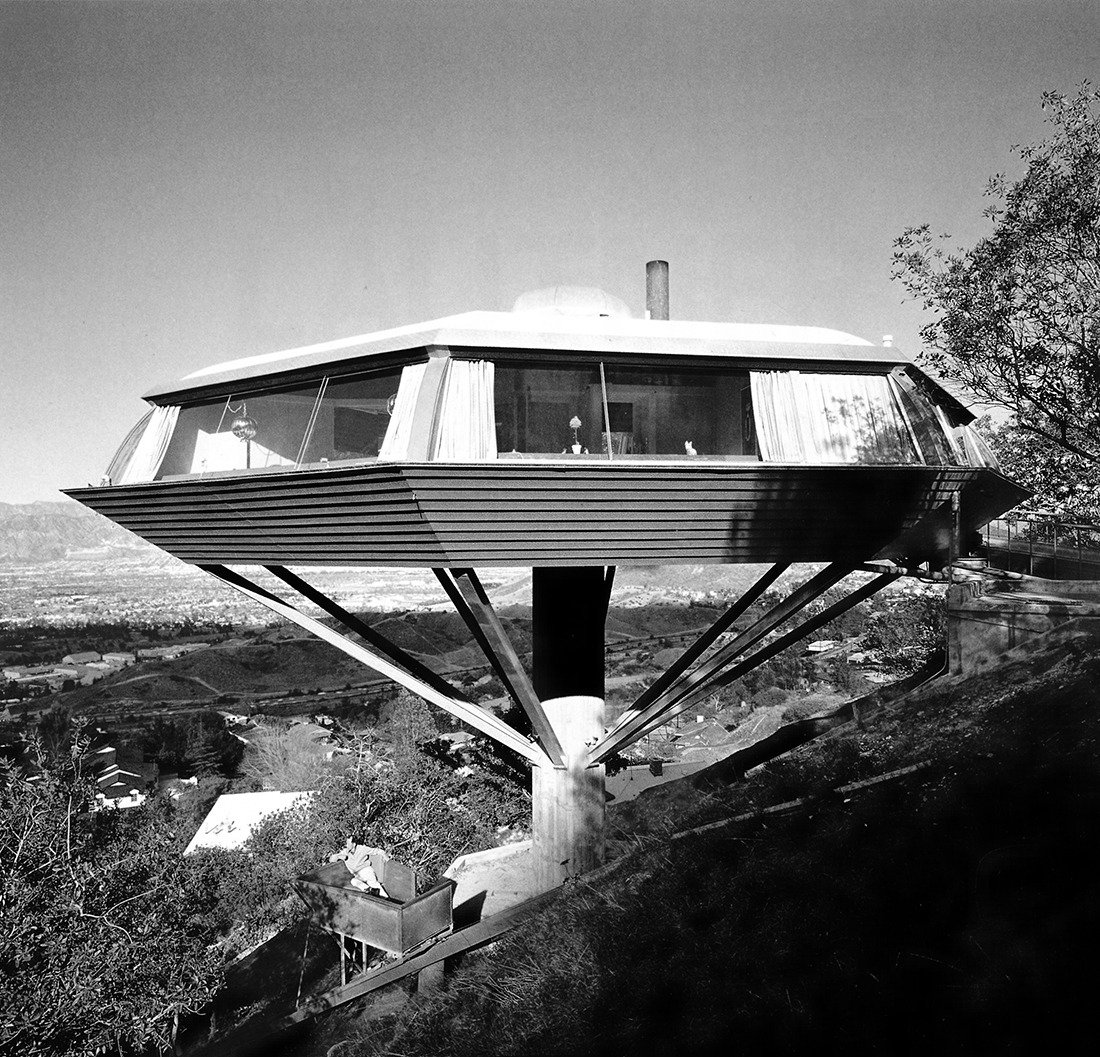 Archillect ID 405361