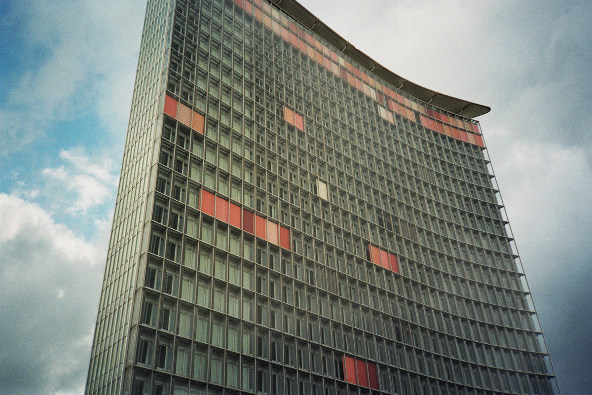 Archillect ID 405452