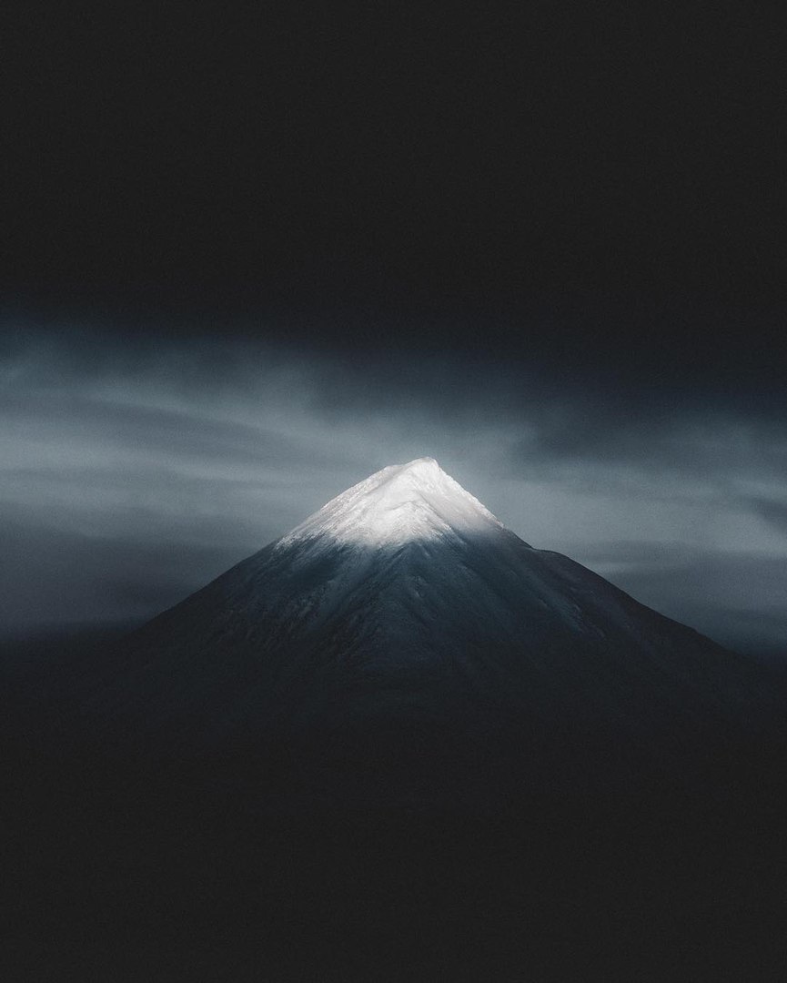 Archillect ID 405612