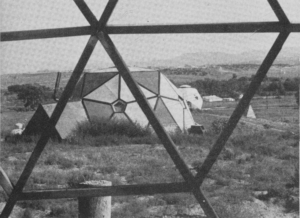 Archillect ID 405616