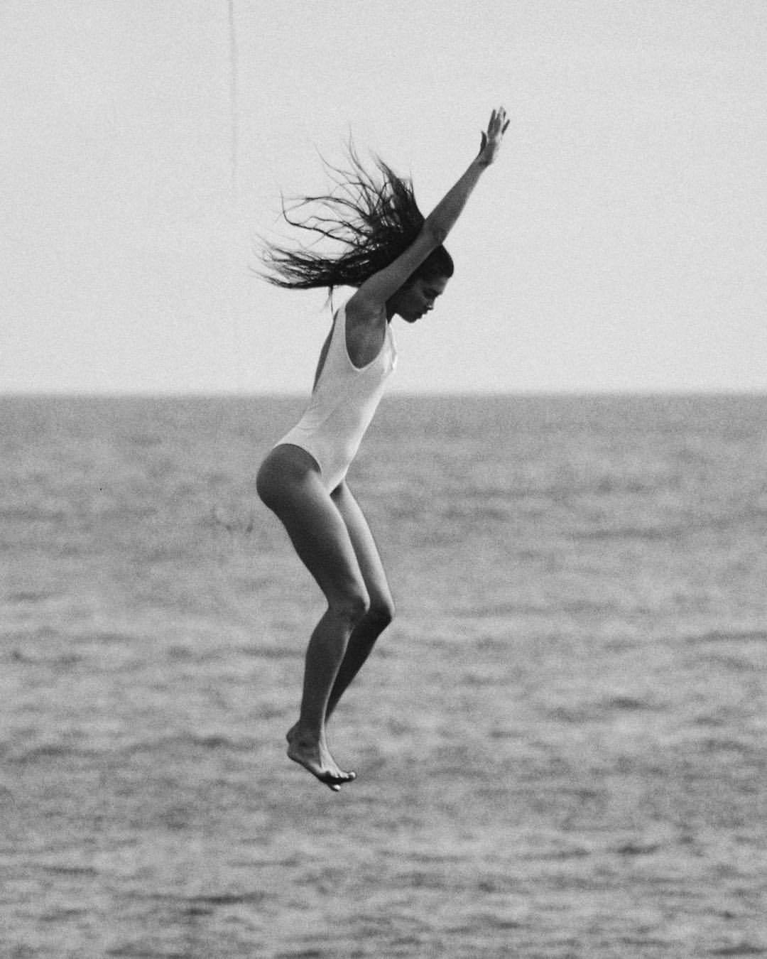 Archillect ID 405648