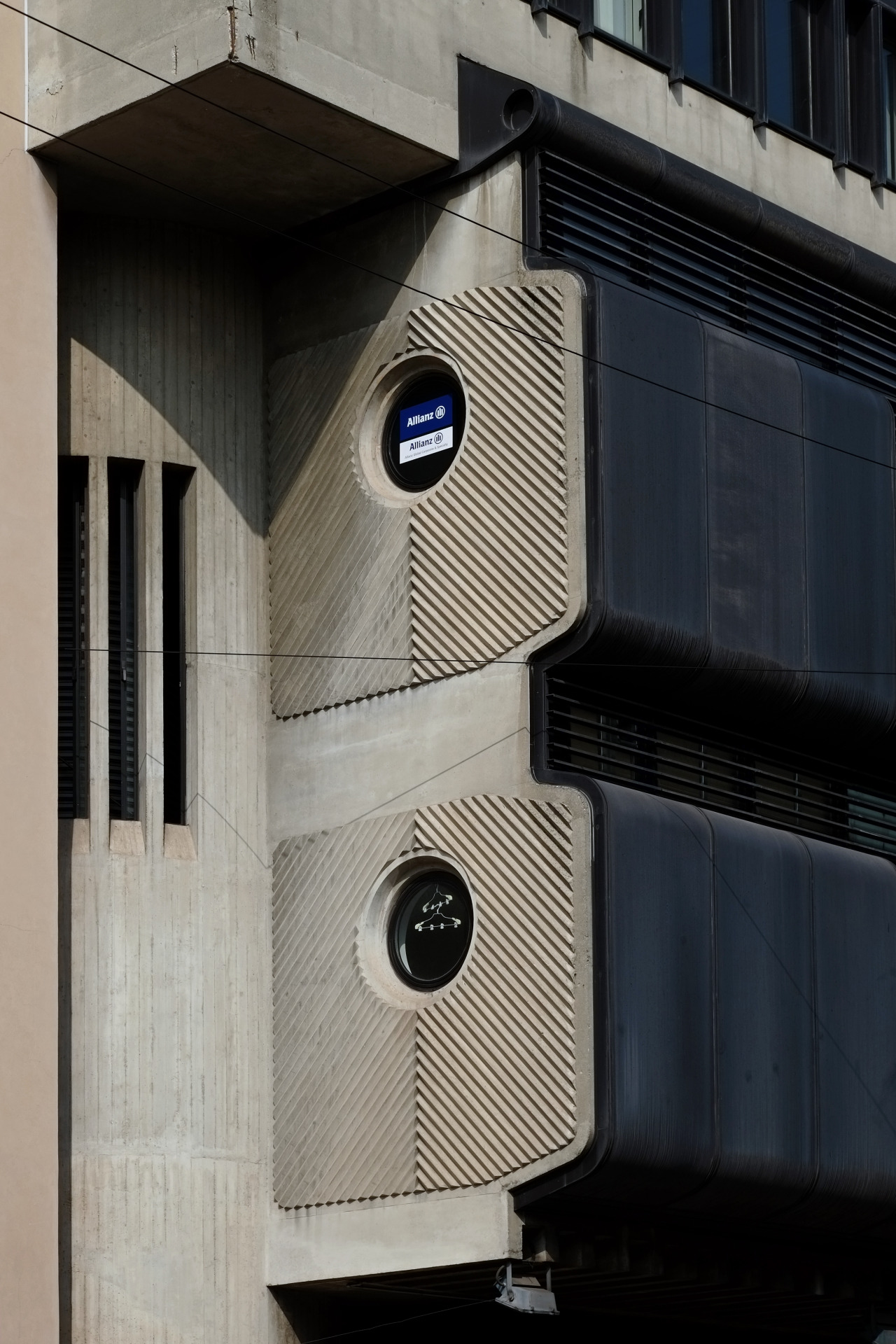 Archillect ID 405734