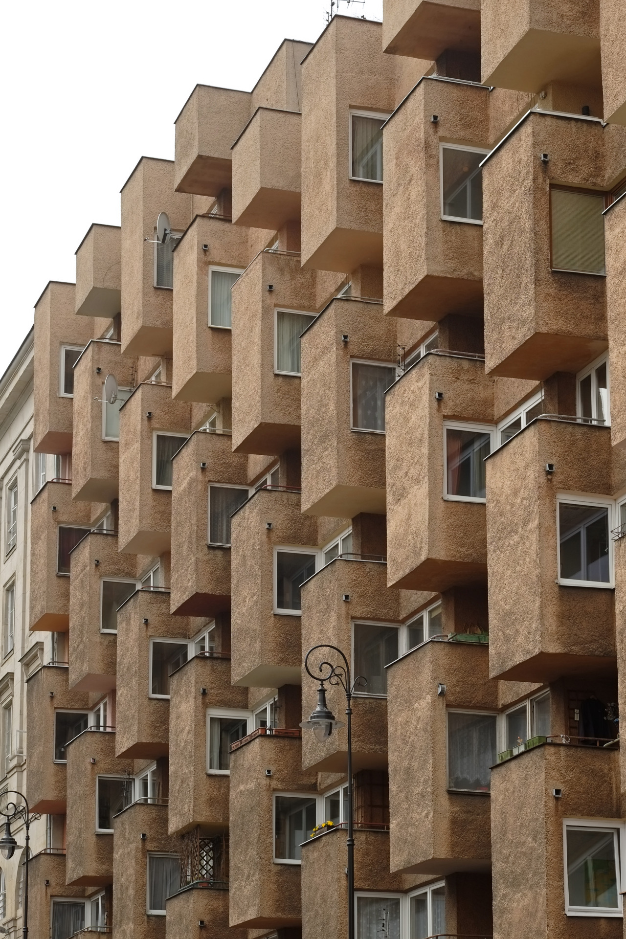 Archillect ID 405762