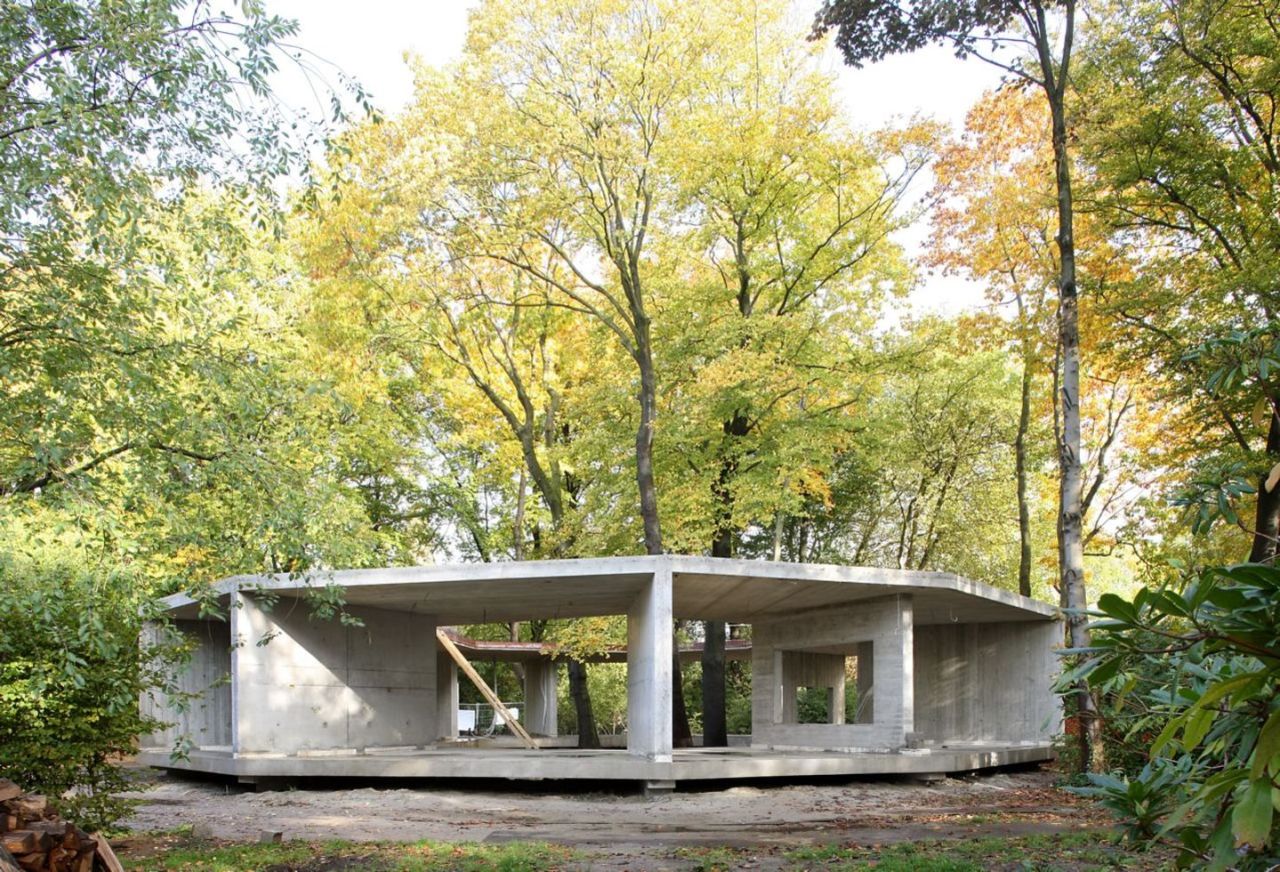 Archillect ID 405856