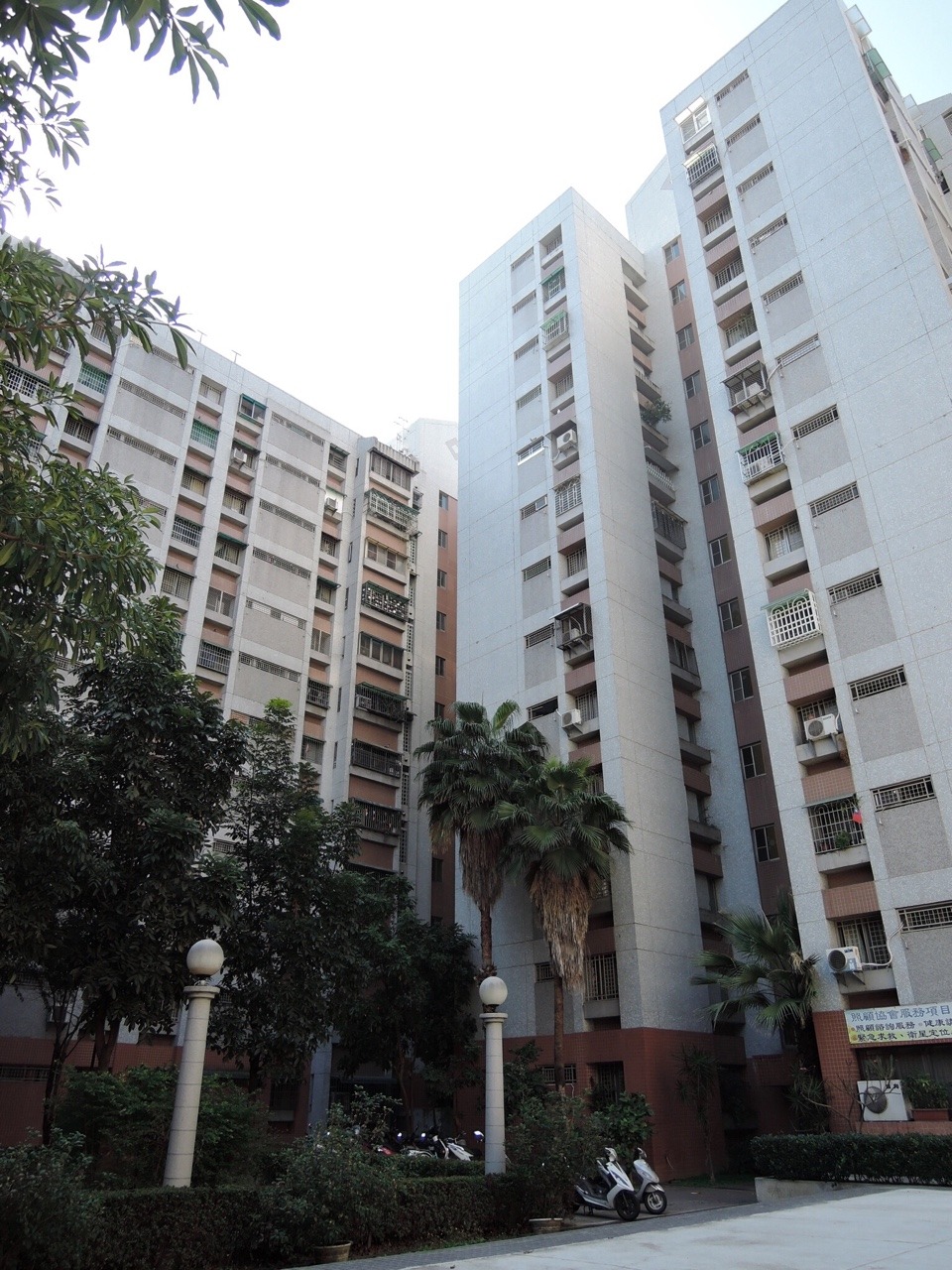 Archillect ID 405878