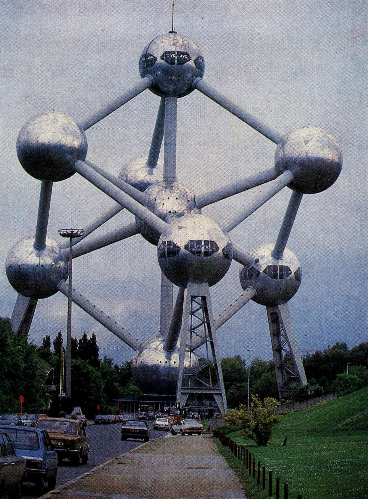 Archillect ID 405924