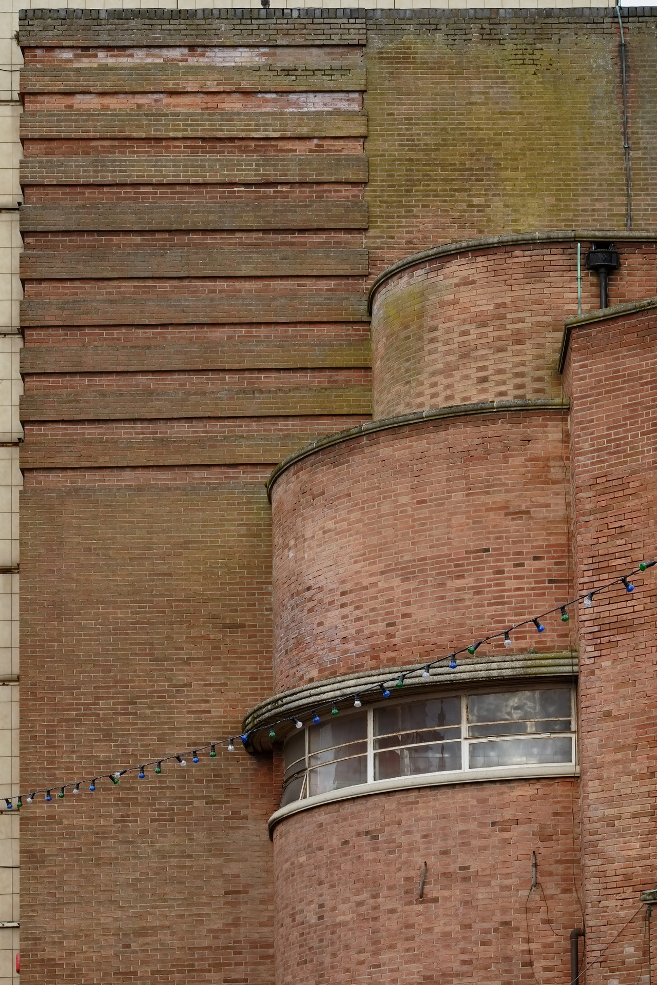 Archillect ID 406012