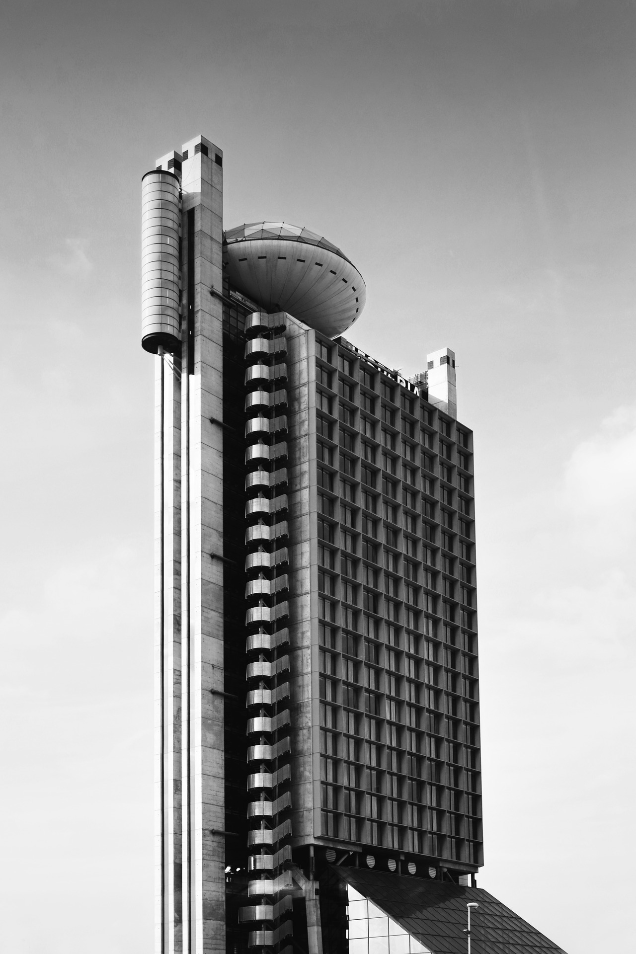 Archillect ID 406192