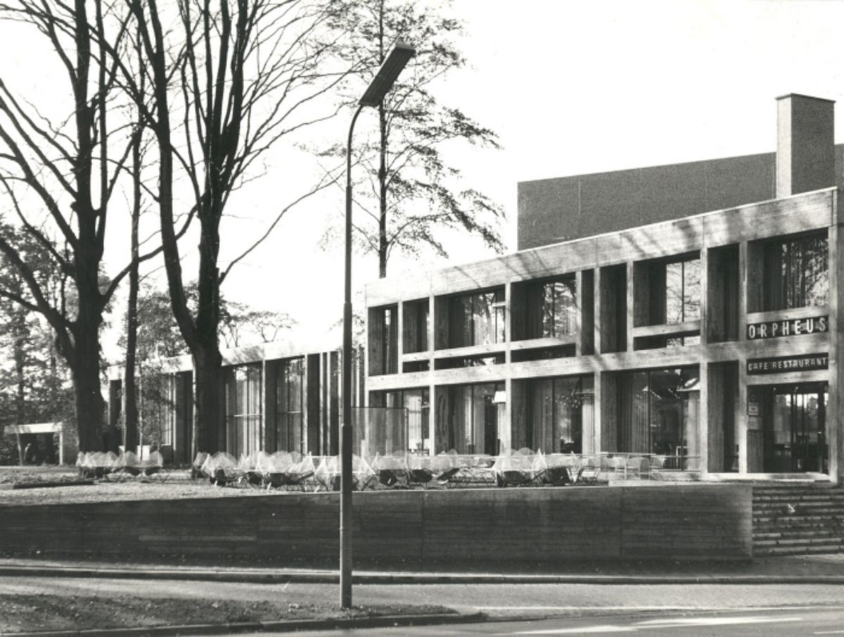 Archillect ID 406345