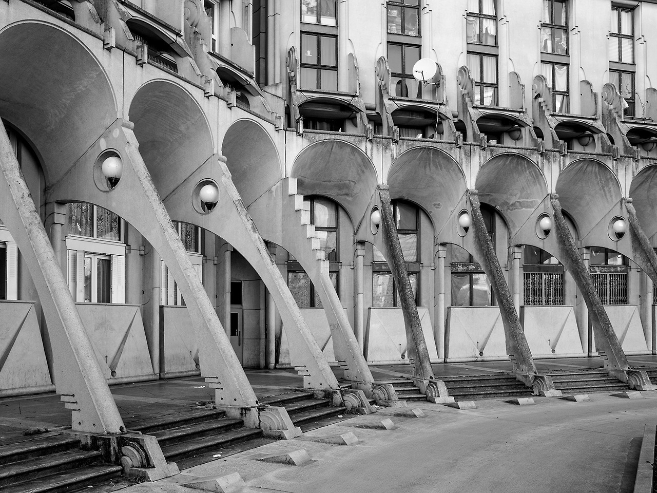 Archillect ID 406835