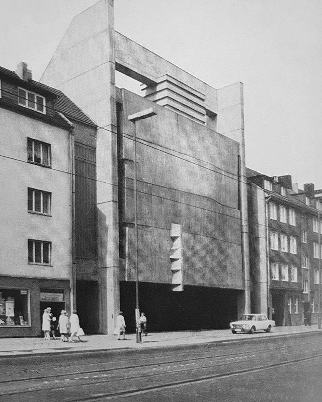 Archillect ID 406988