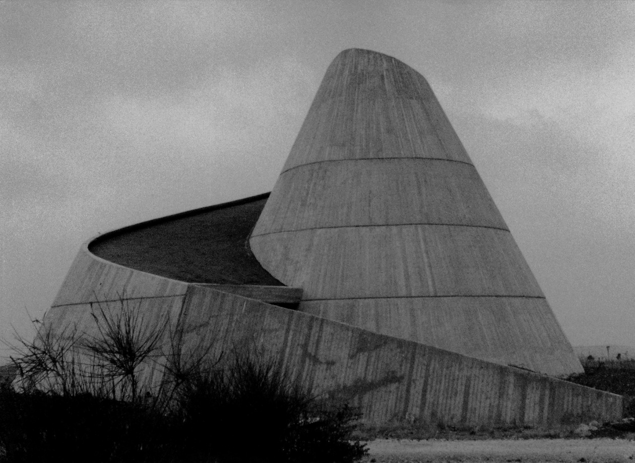 Archillect ID 406997