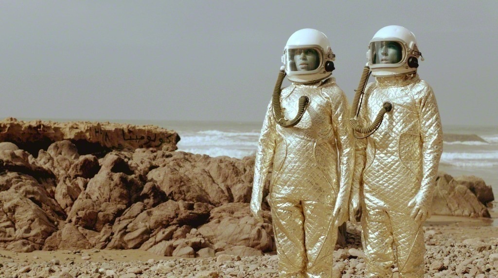 Archillect ID 407281