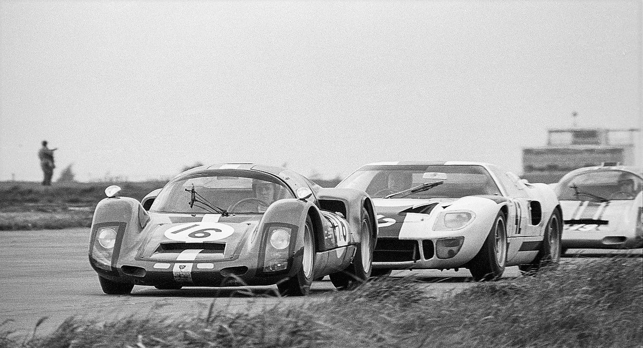 Archillect ID 407326