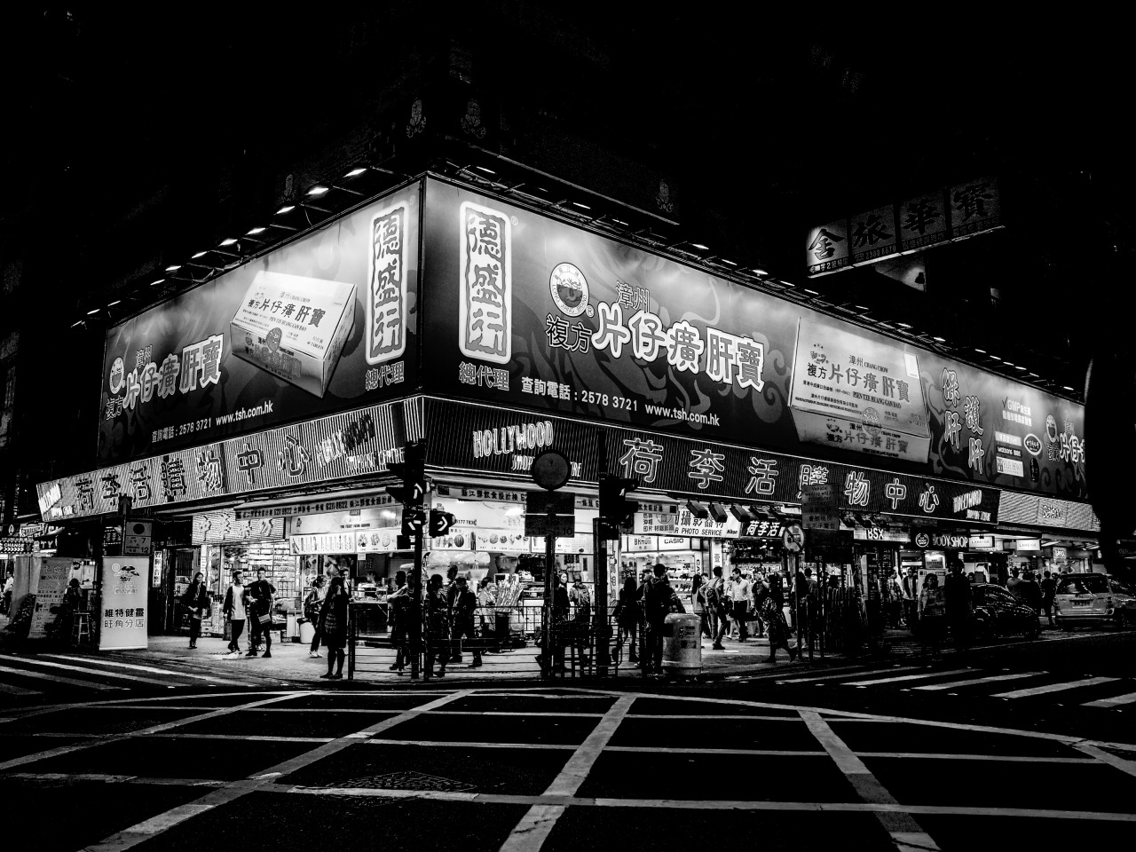 Archillect ID 407378